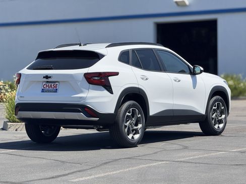 New 2025 Chevrolet Trax LT w/ LT Convenience Package image 4
