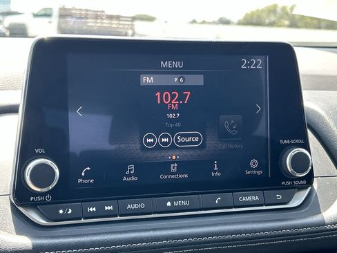 Used 2024 Nissan Rogue S AWD/4WD image 12