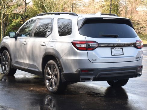 Certified 2023 Honda Pilot Sport image 30