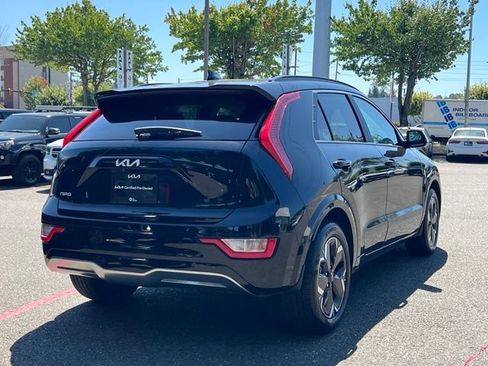 Certified 2024 Kia Niro Wind FWD image 7