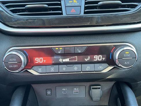 Certified 2025 Nissan Altima 2.5 SR w/ SR Premium Package image 5