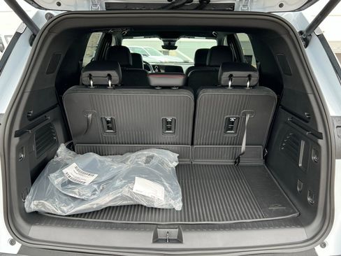 New 2026 Chevrolet Traverse Z71 image 24