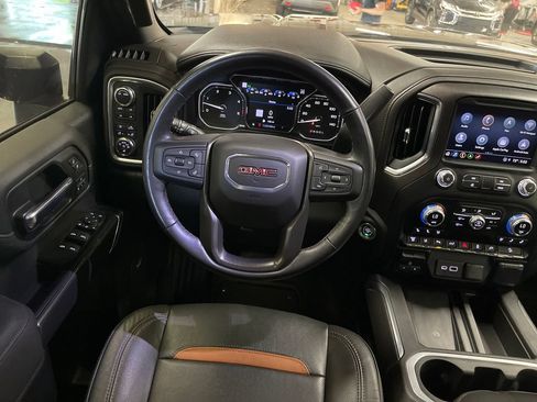 Used 2022 GMC Sierra 2500 AT4 w/ AT4 Premium Plus Package AWD/4WD image 17