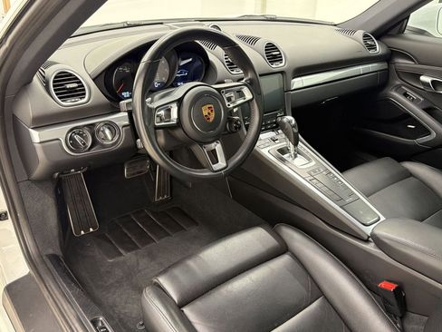 Used 2018 Porsche 718 Cayman S RWD image 4