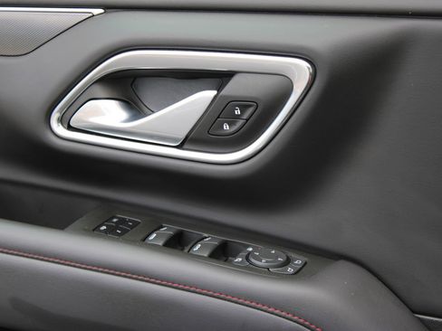 Used 2022 Chevrolet Tahoe RST w/ Luxury Package AWD/4WD image 22
