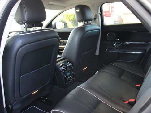 Used 2019 Jaguar XJ Supercharged image 16