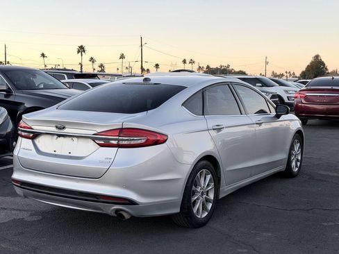 Used 2017 Ford Fusion SE image 11