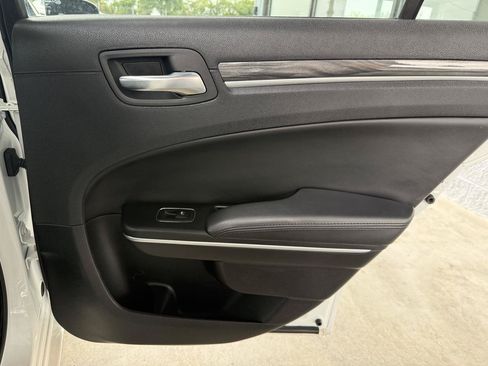 Used 2019 Chrysler 300 Touring L w/ Quick Order Package 2EF RWD image 31