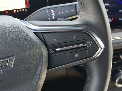 Used 2025 Chevrolet Suburban Z71 image 22