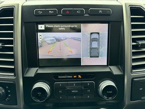 Used 2019 Ford F150 Platinum w/ Equipment Group 701A Luxury image 14