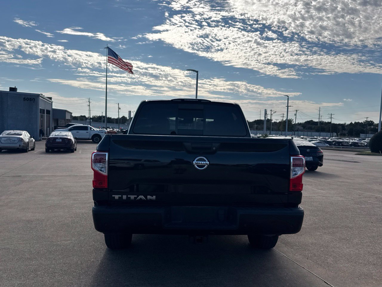 Used 2021 Nissan Titan S w/ S Utility Package RWD image 26