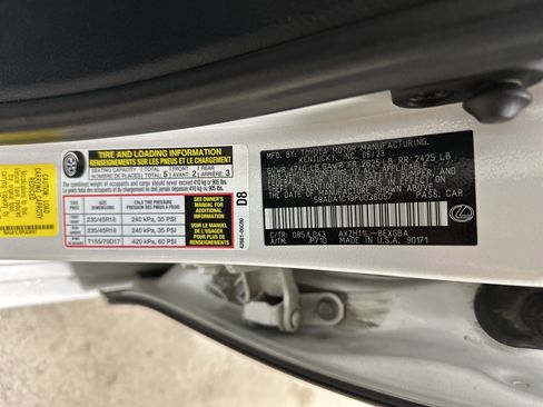 Used 2023 Lexus ES 300h w/ Premium Package image 35