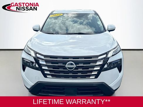 Used 2024 Nissan Rogue SV AWD/4WD image 2