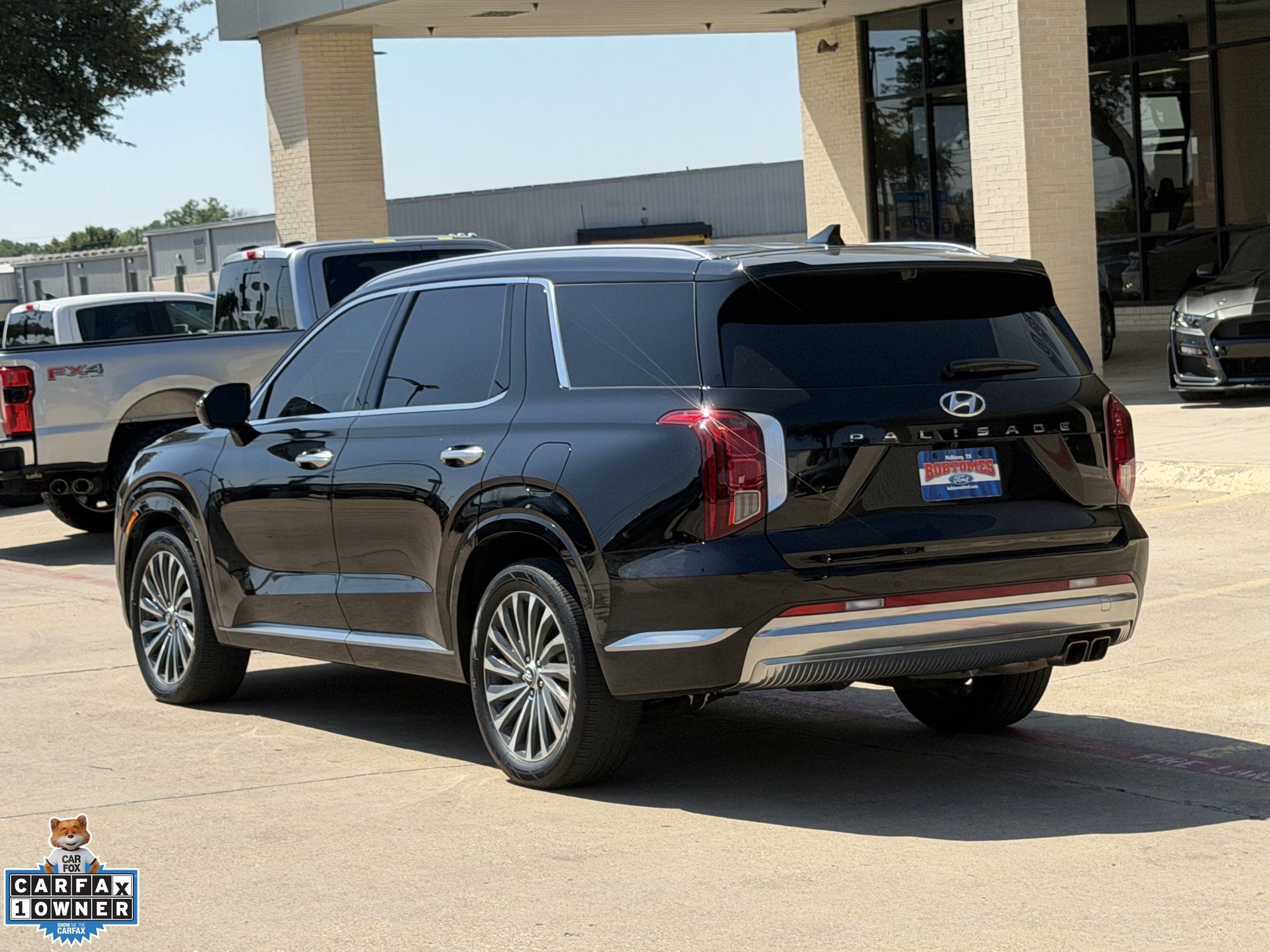 Used 2024 Hyundai Palisade Calligraphy FWD image 3