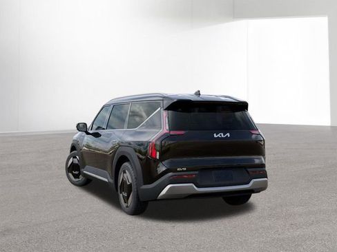 New 2026 Kia EV9 Wind image 4