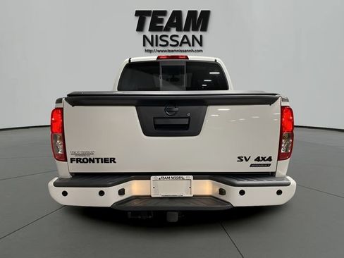 Used 2021 Nissan Frontier SV w/ Midnight Edition Floor Mats AWD/4WD image 5