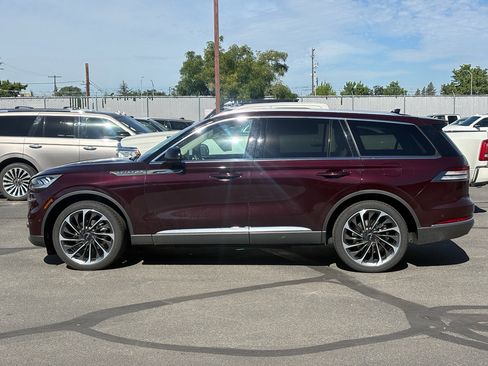 Used 2023 Lincoln Aviator Reserve w/ Equipment Group 201A AWD/4WD image 4