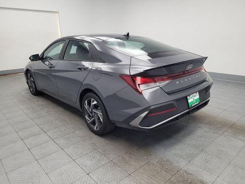 Used 2025 Hyundai Elantra Sport FWD image 5