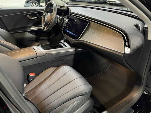 Used 2026 Mercedes-Benz E 350 4MATIC Sedan image 11