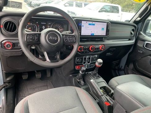 Used 2024 Jeep Wrangler Unlimited Rubicon w/ Convenience Group AWD/4WD image 18