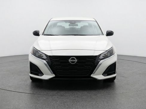 Used 2025 Nissan Altima 2.5 SV image 2