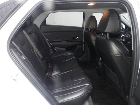 Used 2025 Hyundai Elantra Limited FWD image 28