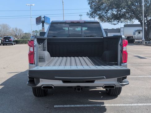 Used 2021 Chevrolet Silverado 1500 High Country w/ Technology Package image 5