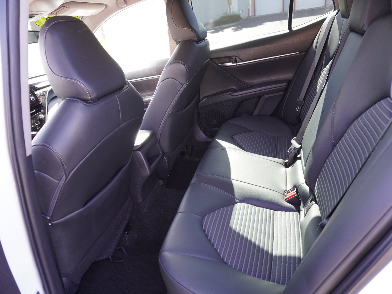 Used 2023 Toyota Camry SE FWD image 12