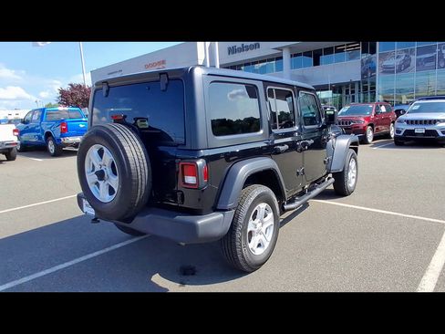 Used 2022 Jeep Wrangler Unlimited Sport AWD/4WD image 8
