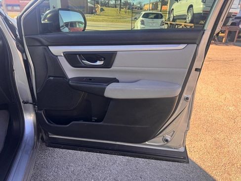 Used 2018 Honda CR-V LX image 14