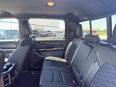 Used 2023 RAM 1500 Big Horn AWD/4WD image 34