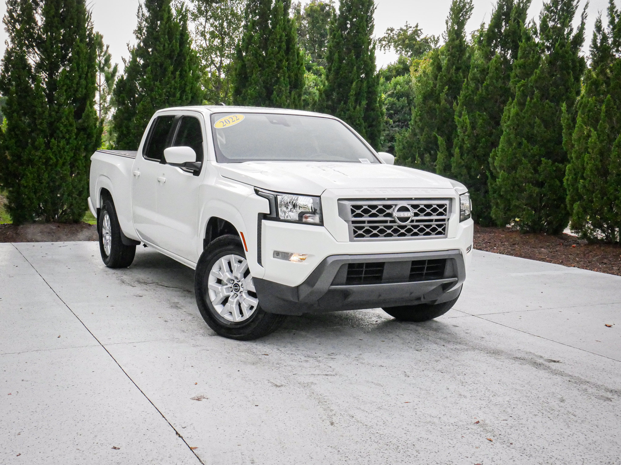 Used 2022 Nissan Frontier SV w/ Technology Package RWD image 2