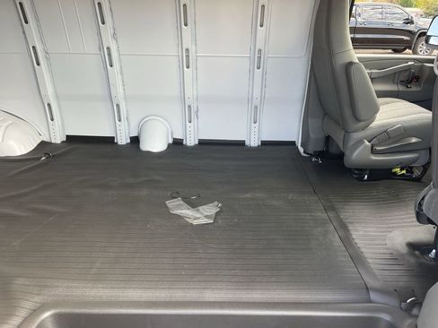 New 2025 GMC Savana 2500 Extended w/ Driver Convenience Package image 27