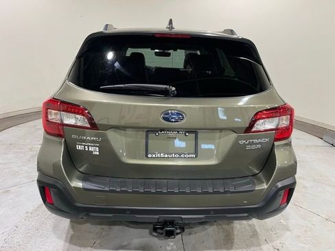 Used 2018 Subaru Outback 3.6R Touring AWD/4WD image 12