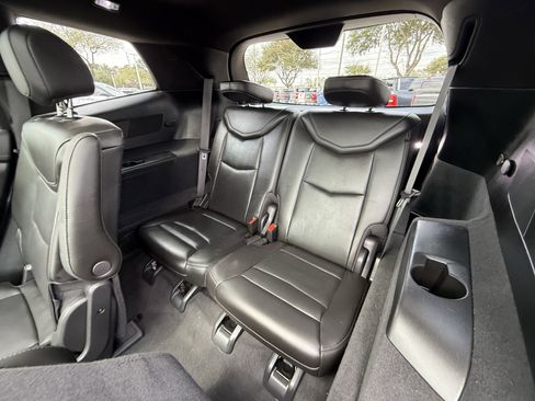 Used 2025 Cadillac XT6 Premium Luxury image 32