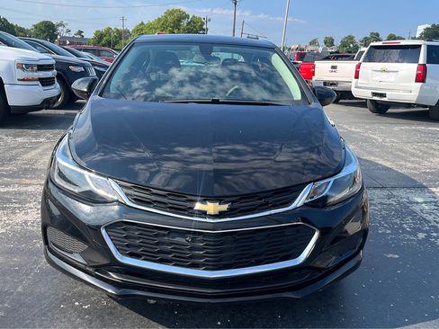 Used 2018 Chevrolet Cruze LT w/ Sun And Sound Package image 8