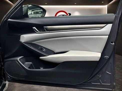 Used 2019 Honda Accord LX image 28