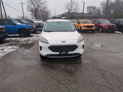Certified 2022 Ford Escape SE w/ Cold Weather Package image 8