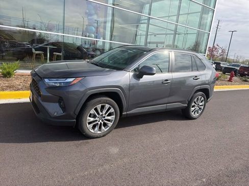 Used 2022 Toyota RAV4 XLE Premium image 2