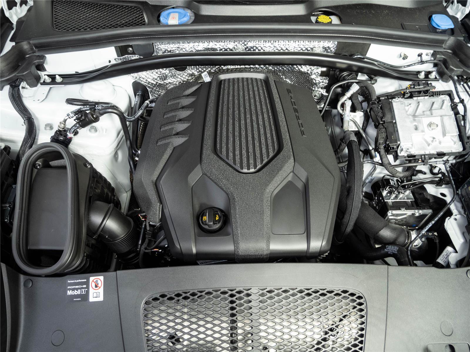 New 2026 Porsche Macan Turbo AWD/4WD image 35