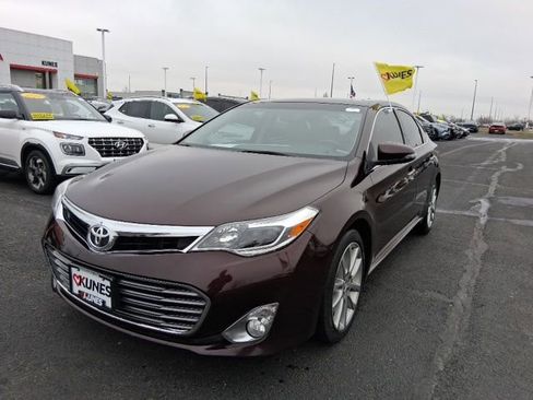 Used 2014 Toyota Avalon XLE Touring image 2