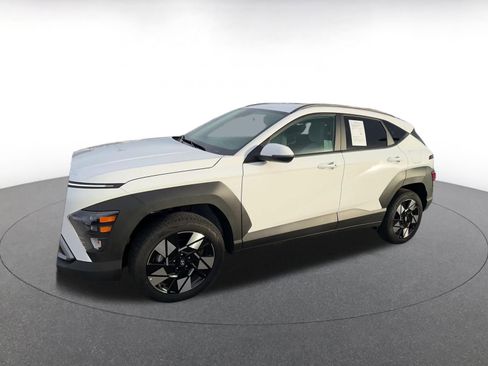Used 2025 Hyundai Kona SEL image 8
