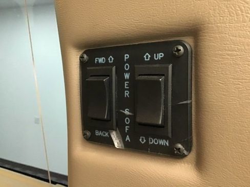 Used 2019 GMC Savana 2500 Extended w/ Enhanced Convenience Package image 8