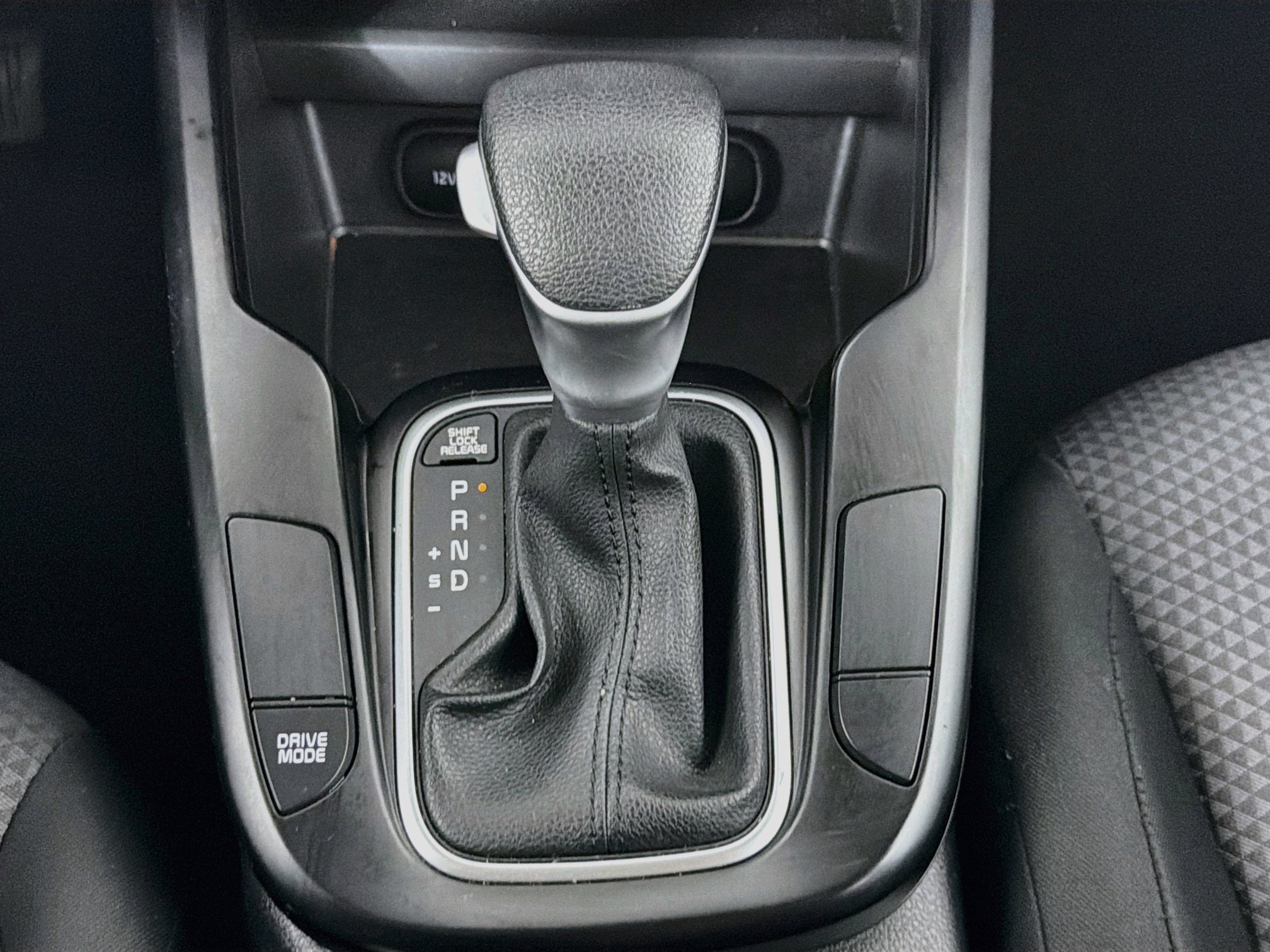 Used 2025 Kia Soul LX w/ LX Technology Package FWD image 25