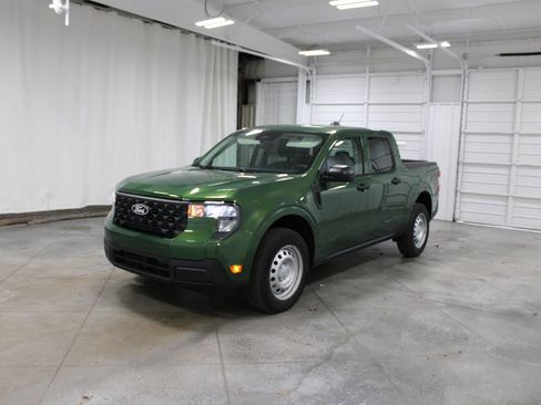 New 2025 Ford Maverick XL image 3