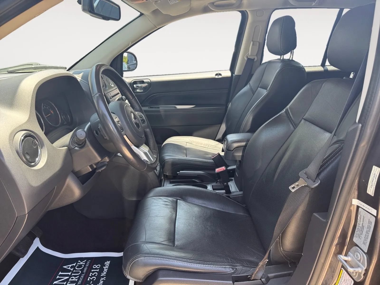 Used 2017 Jeep Compass High Altitude FWD image 9