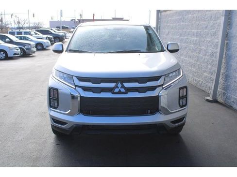 Used 2025 Mitsubishi Outlander Sport AWD image 11