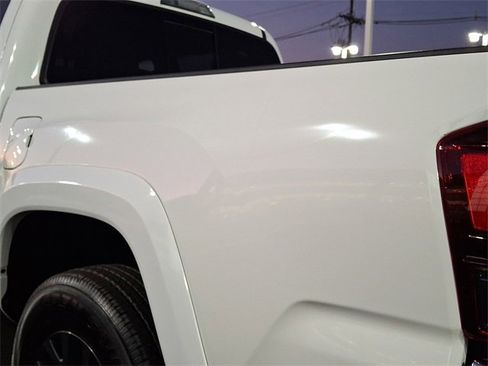 Certified 2022 Toyota Tacoma SR5 image 9