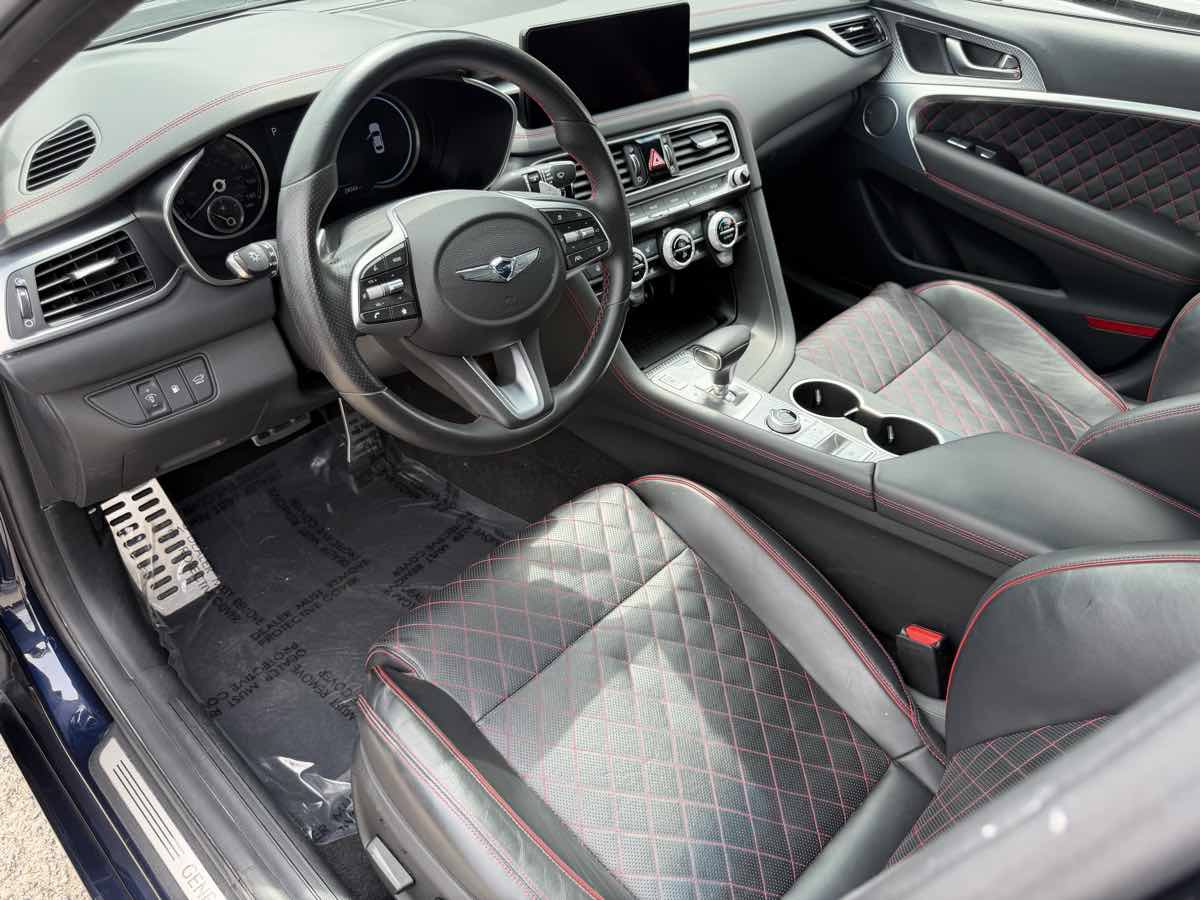 Used 2023 Genesis G70 3.3T image 8