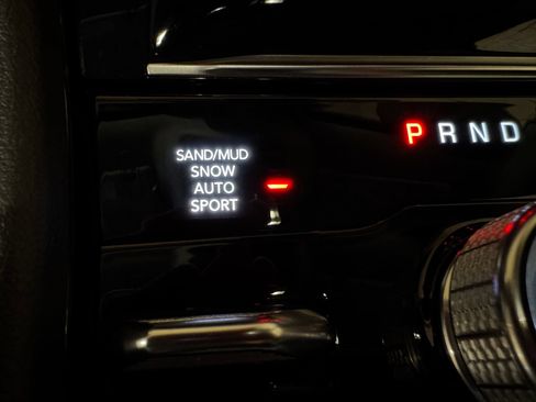 Used 2023 Jeep Grand Cherokee Limited AWD/4WD image 32